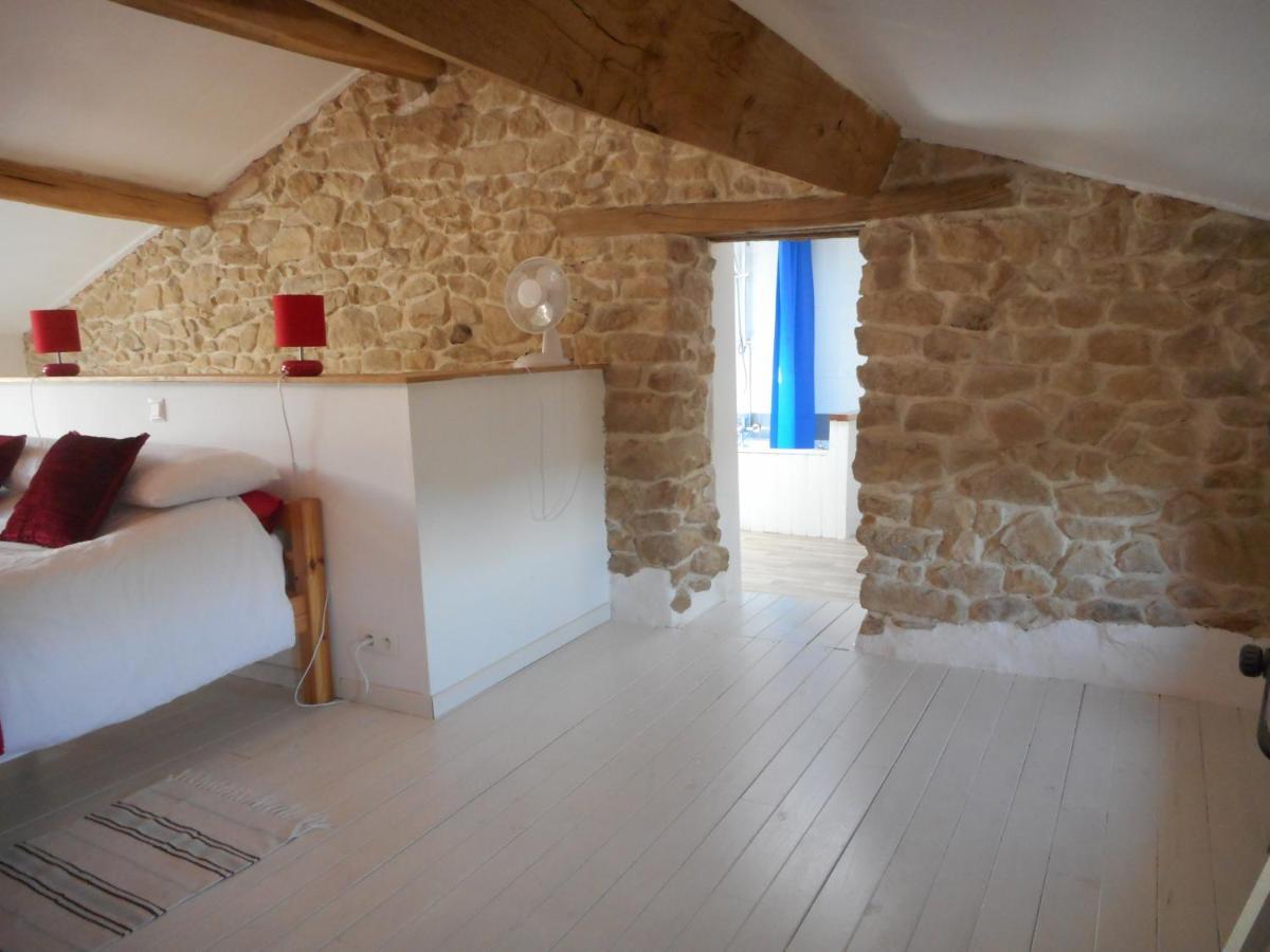 38 Friaudour Panzió Saint-Pardoux-lʼOrtigier Kültér fotó