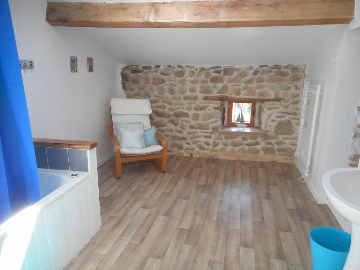 38 Friaudour Panzió Saint-Pardoux-lʼOrtigier Kültér fotó