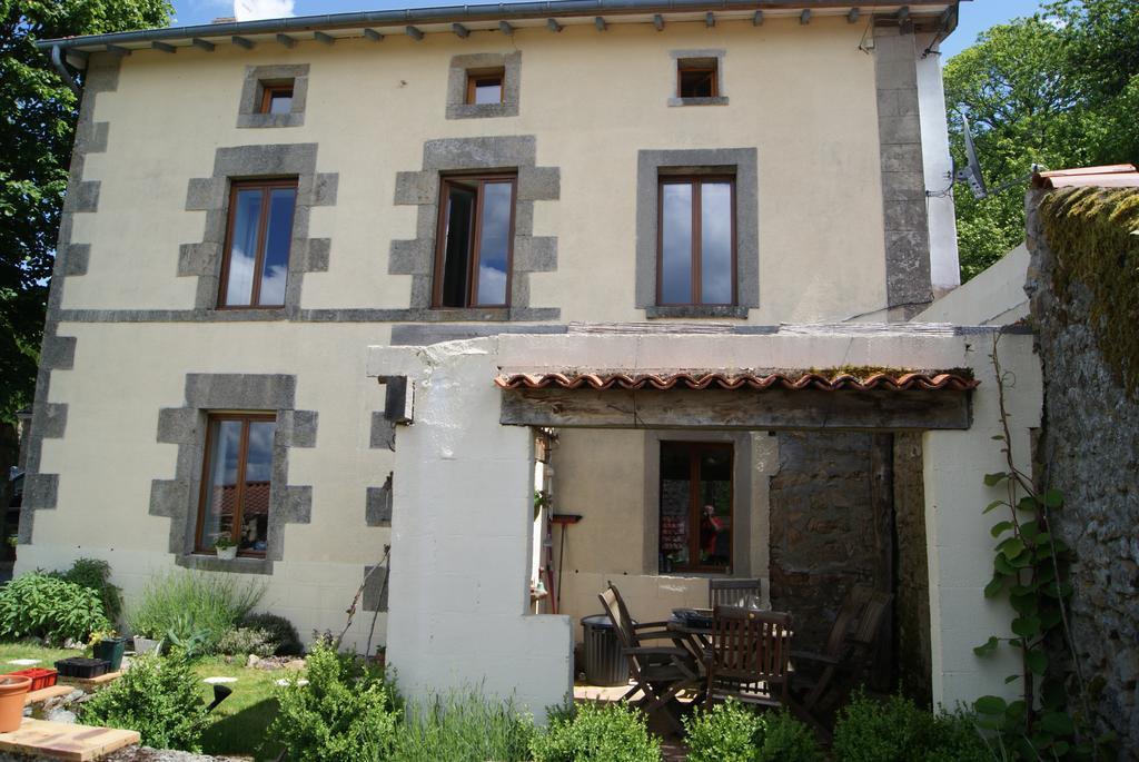 38 Friaudour Panzió Saint-Pardoux-lʼOrtigier Kültér fotó