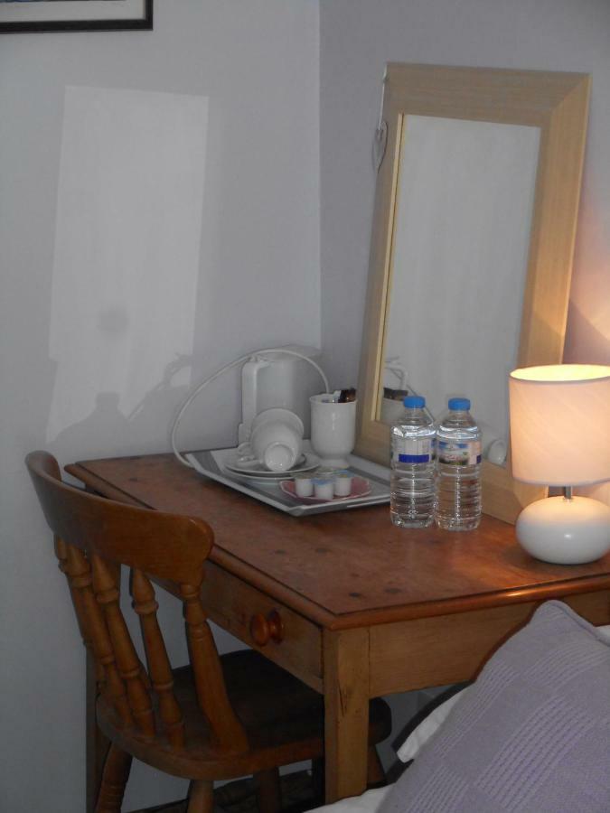 38 Friaudour Panzió Saint-Pardoux-lʼOrtigier Kültér fotó